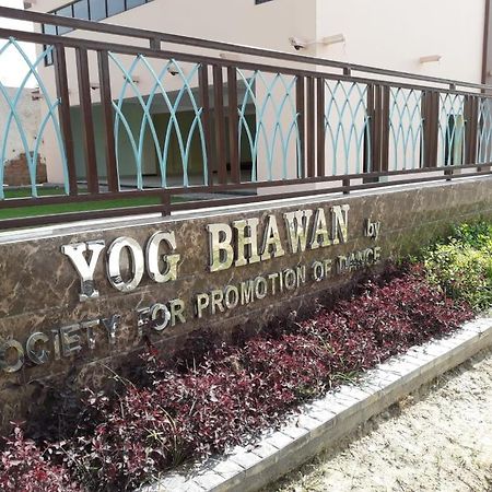 Yog Bhawan Aparthotel Greater Noida Bagian luar foto