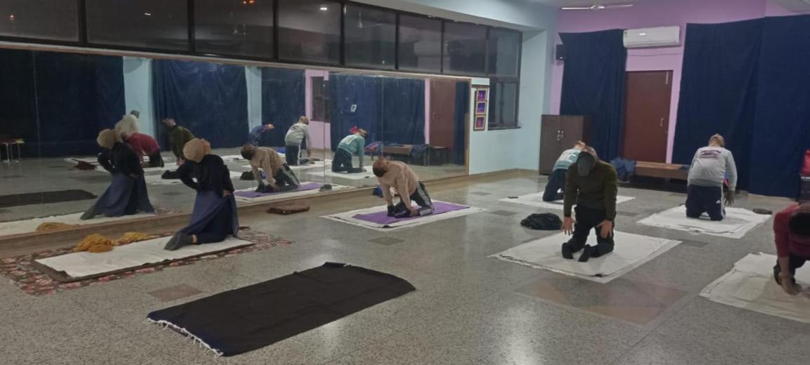 Yog Bhawan Aparthotel Greater Noida Bagian luar foto